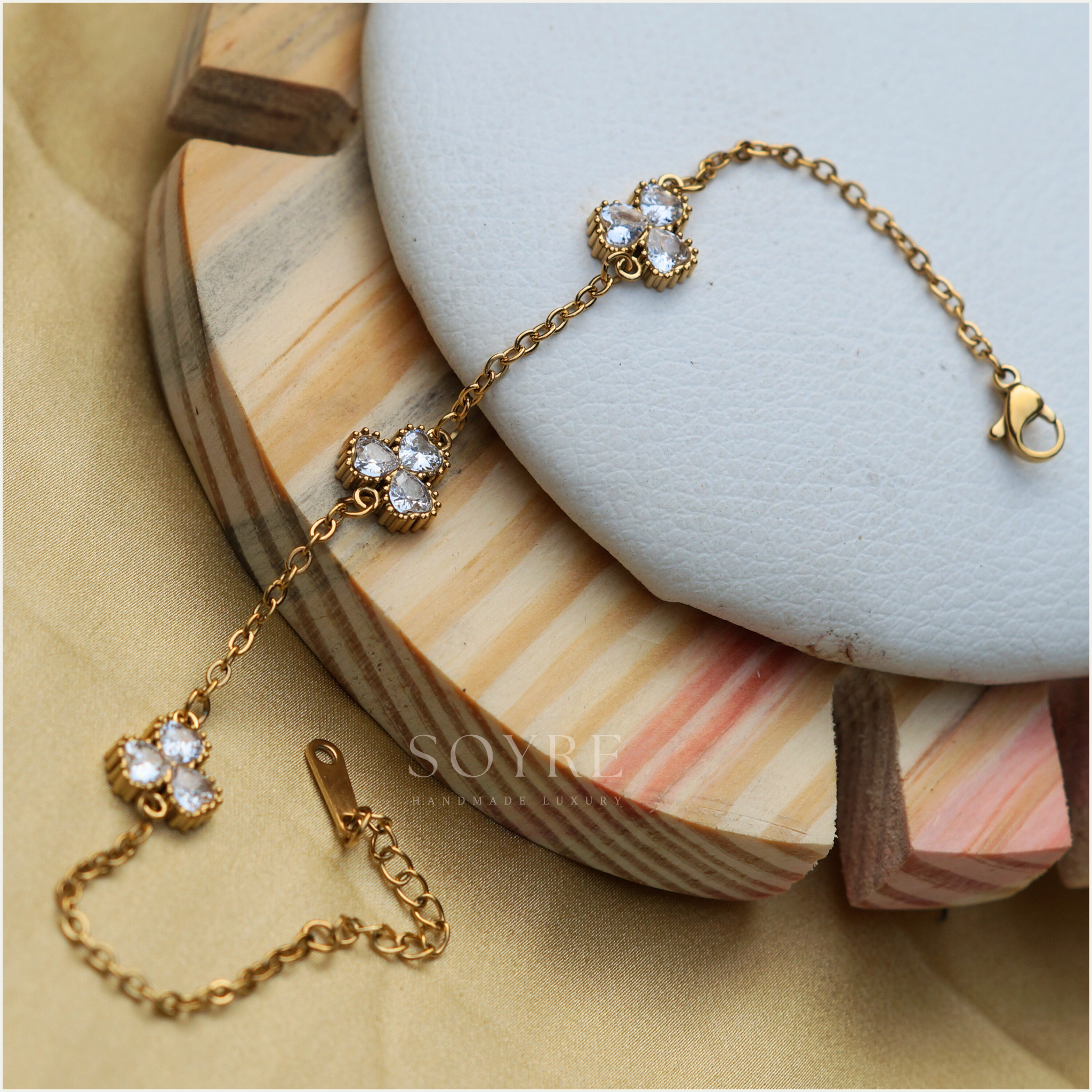 Rhinestone Clover Bracelet - Gold Plated