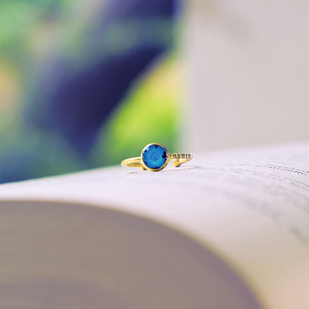 Handmade ring made of real flowers