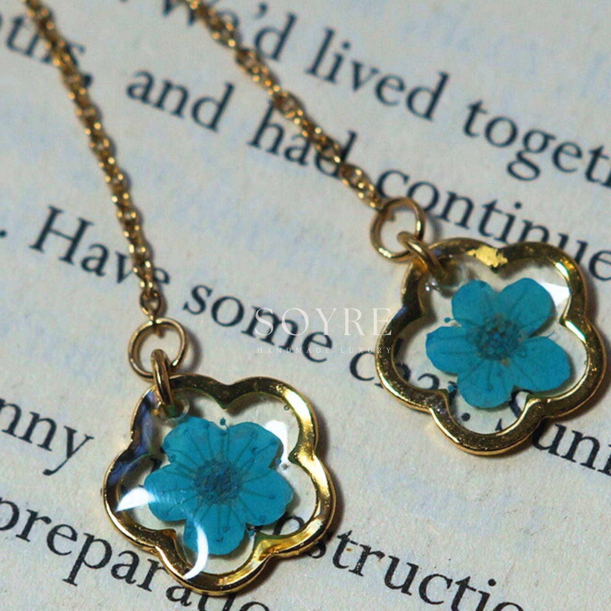 Handmade resin earrings made of real flowers