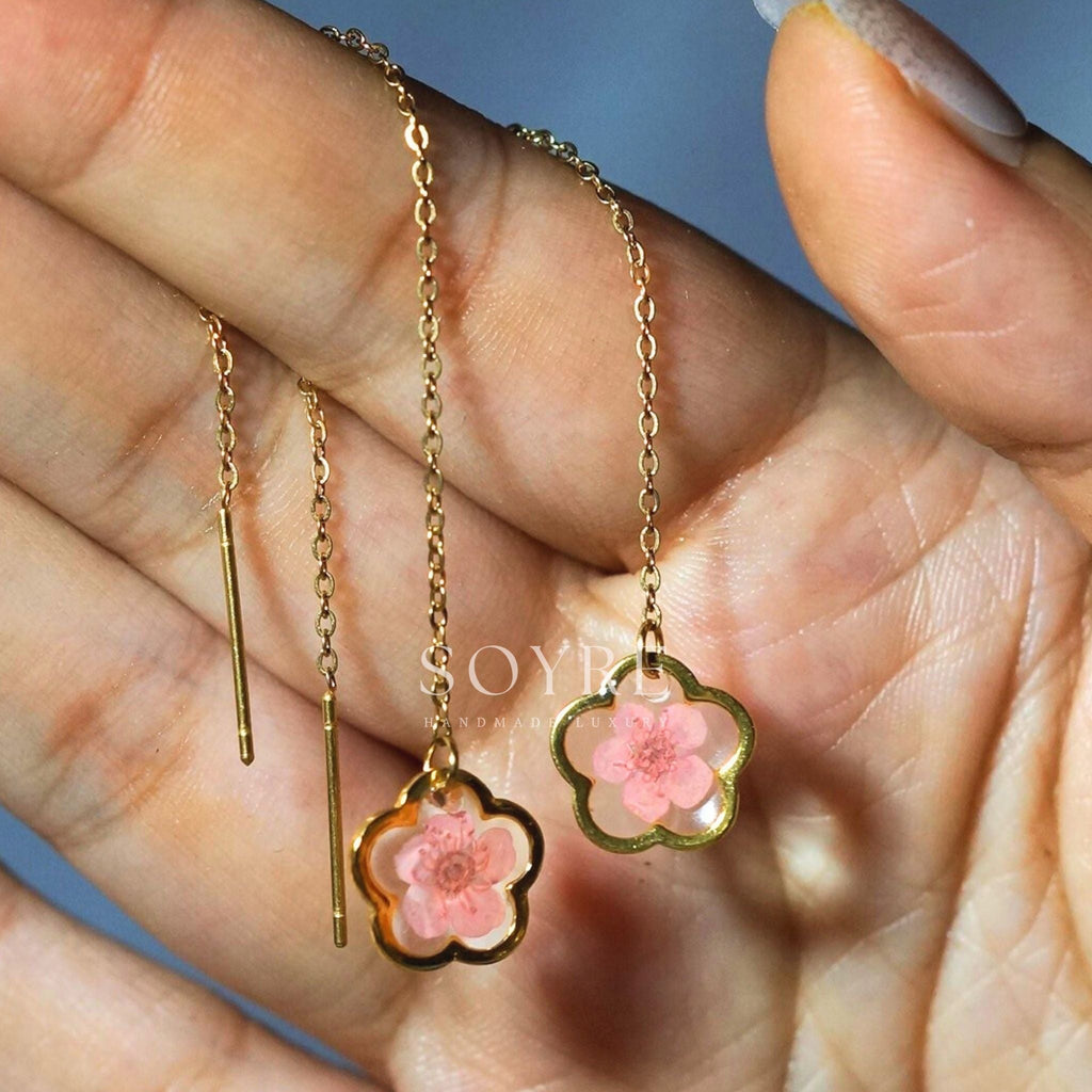 Handmade resin earrings made of real flowers