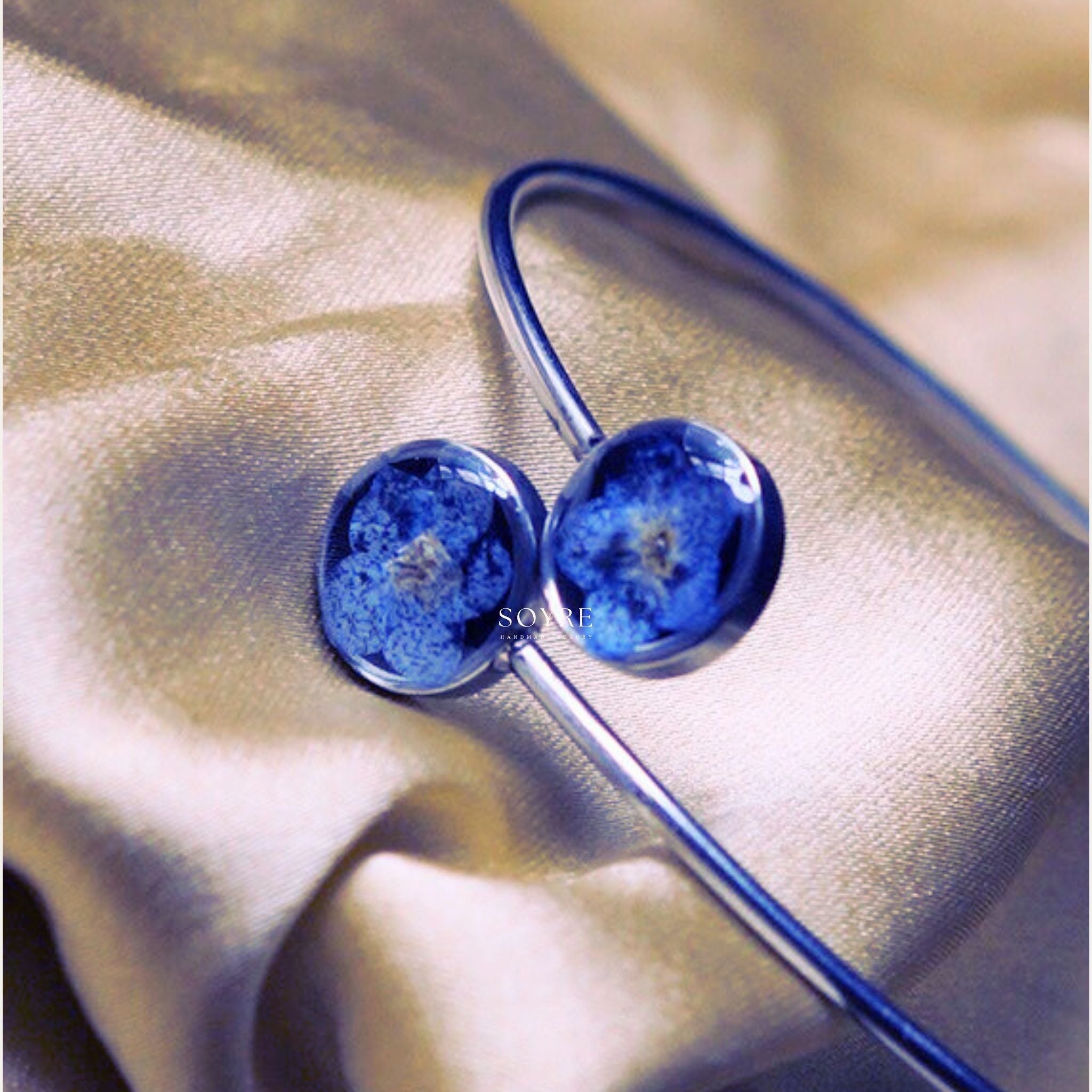 Handmade botanical bracelet made of real flowers