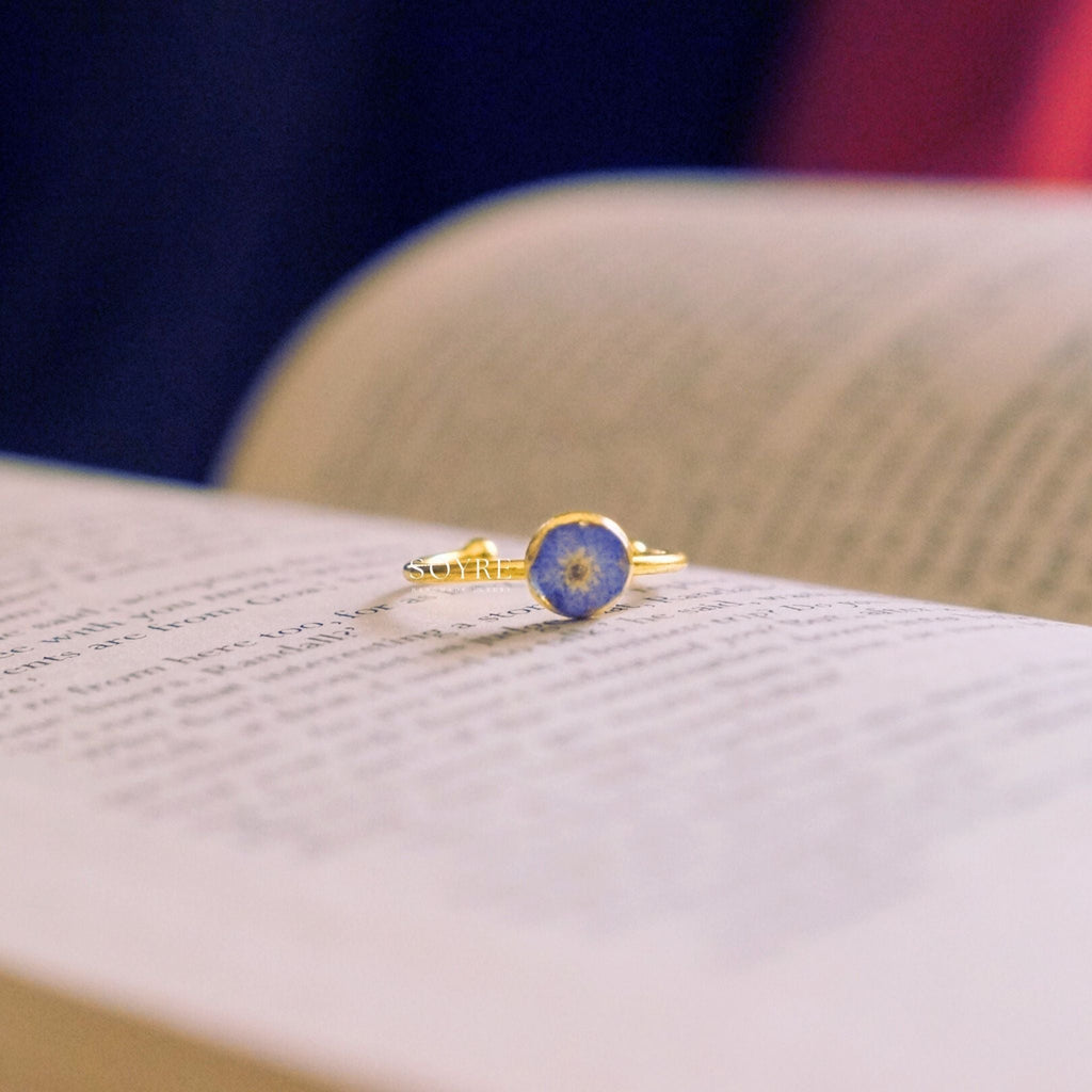 Handmade resin ring made of real flowers