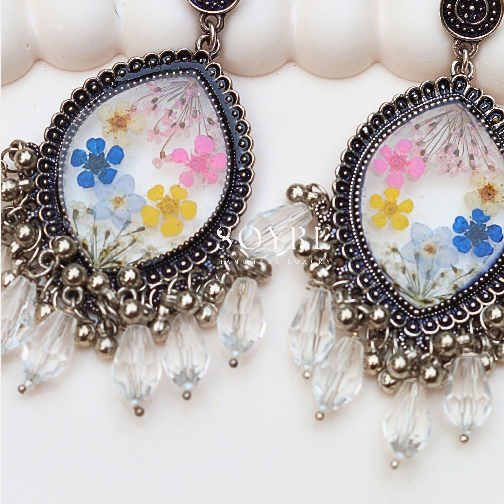 Handmade resin earrings made of real flowers