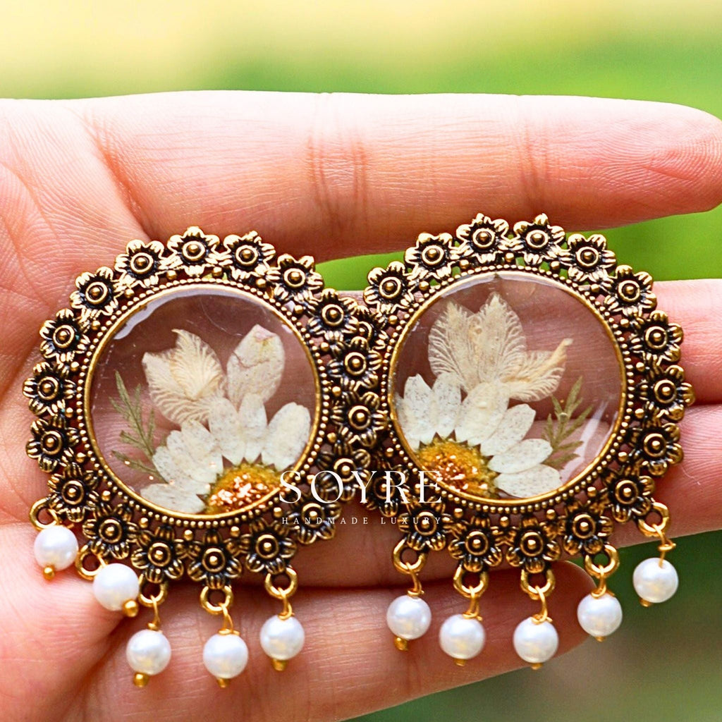 Handmade resin earrings made of real flowers