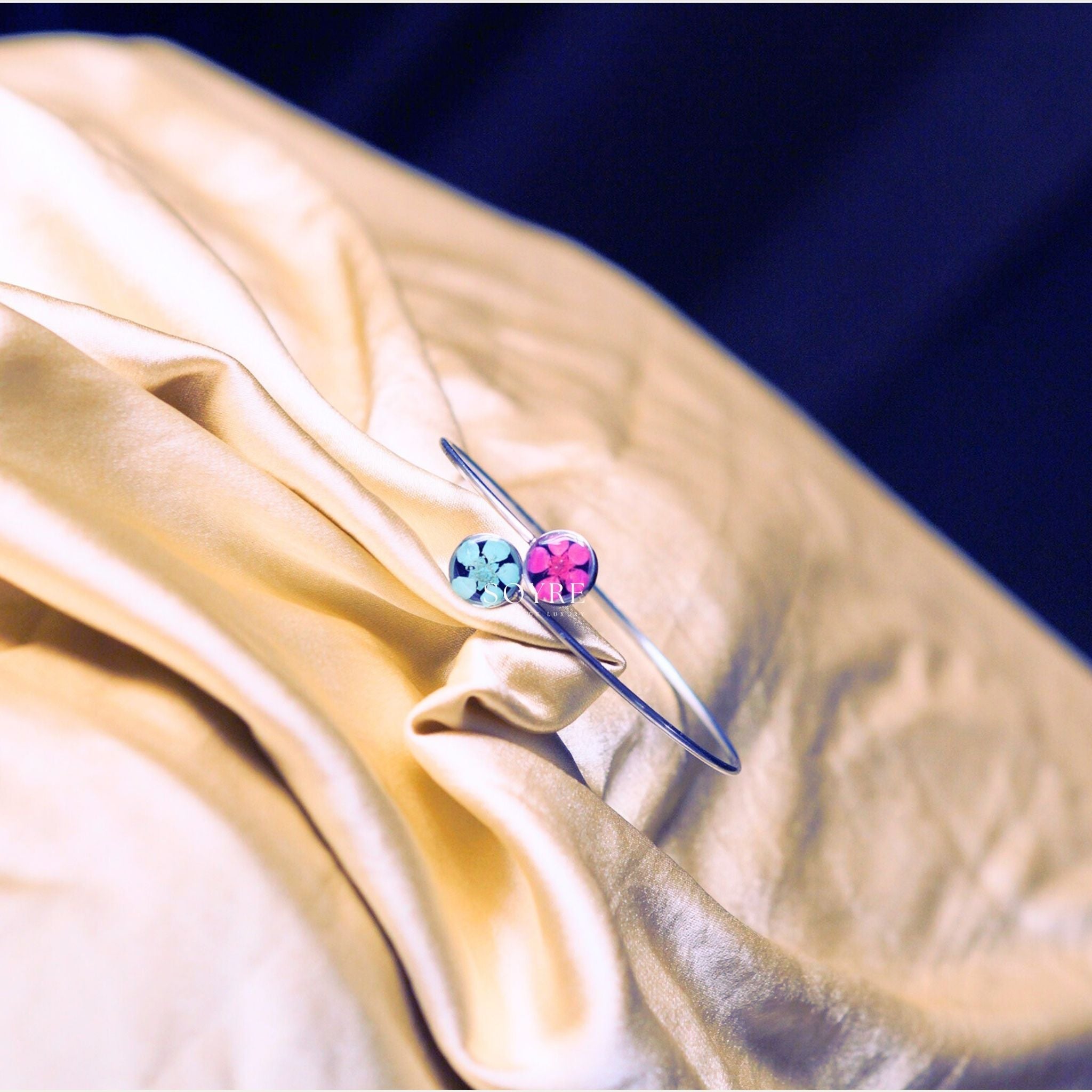 Handmade bracelet made of real flowers