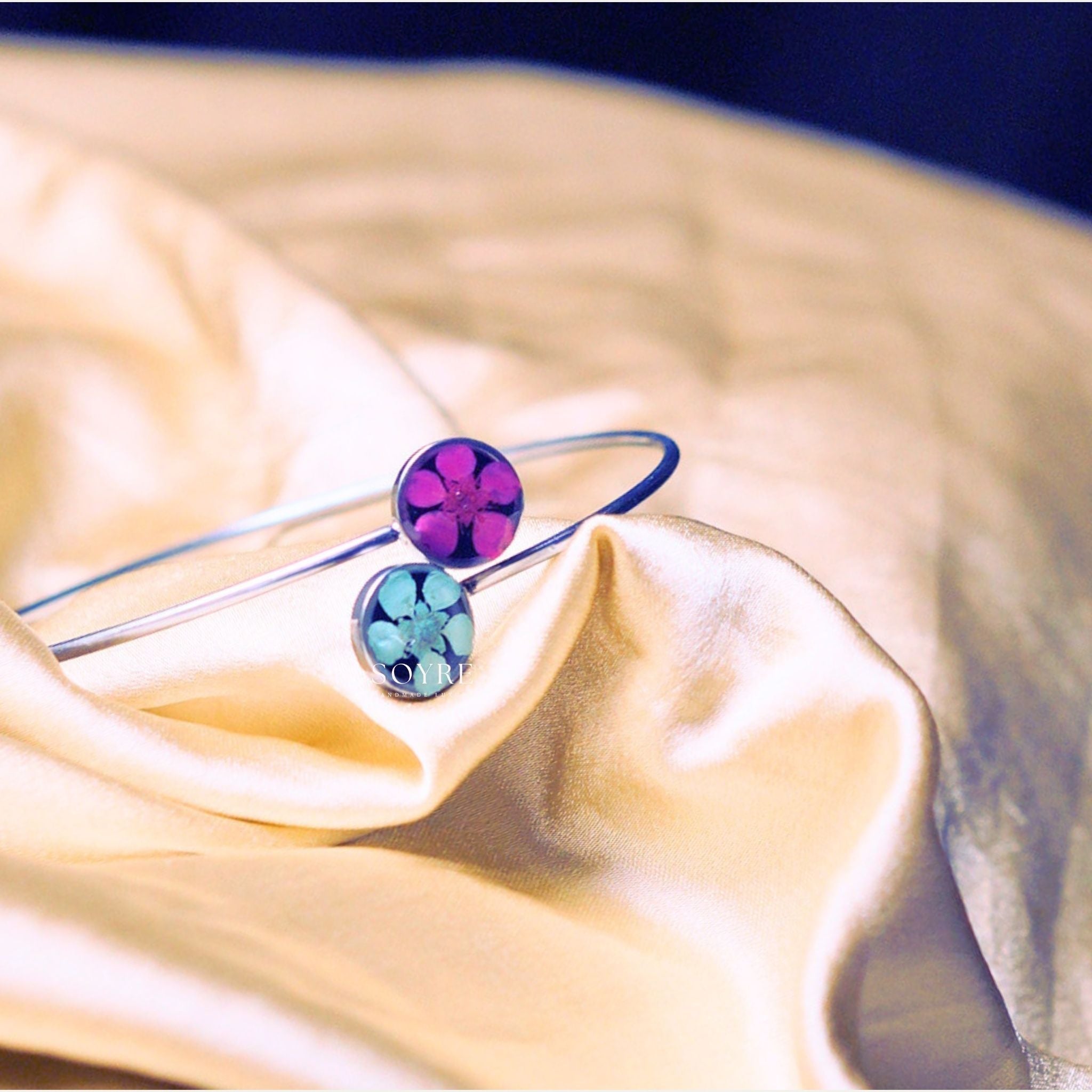 Handmade botanical bracelet made of real flowers