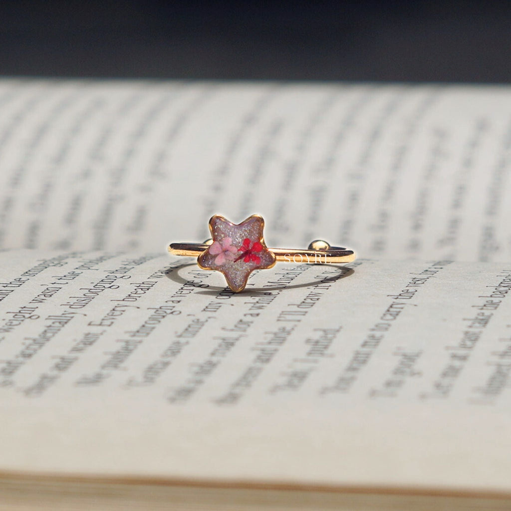 Handmade botanical ring made of real flowers