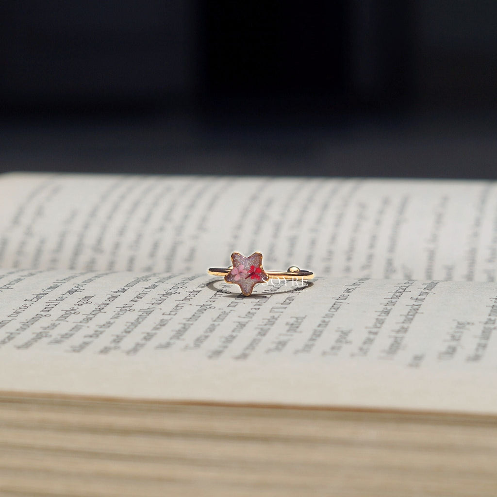Handmade resin ring made of real flowers
