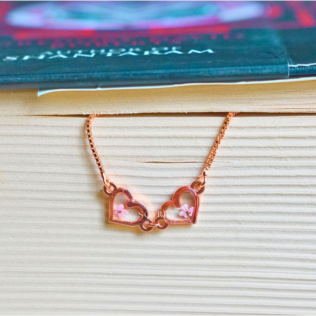 Handmade resin bracelet made of real flowers