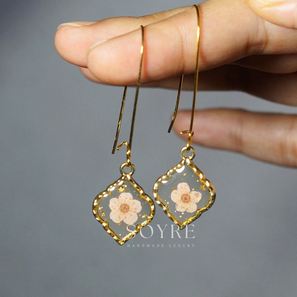 Handmade resin earrings made of real flowers
