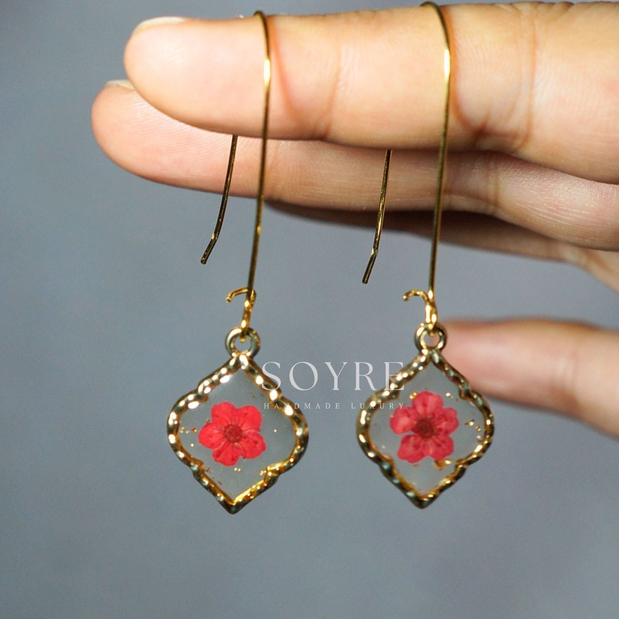 Handmade resin earrings made of real flowers